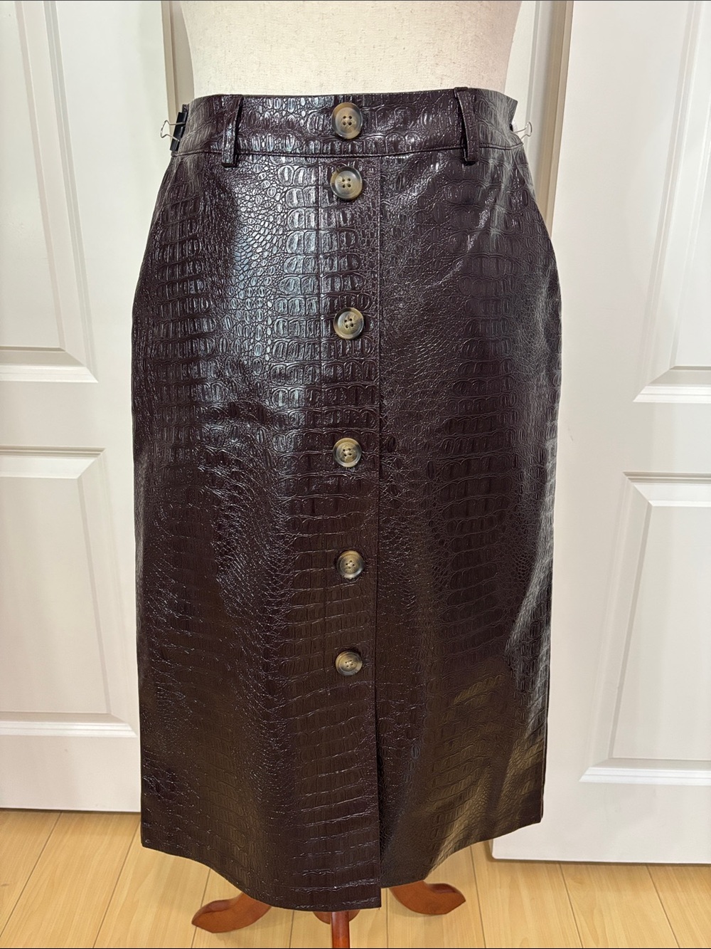 Faux-Croc Button-Front Midi Skirt in Black